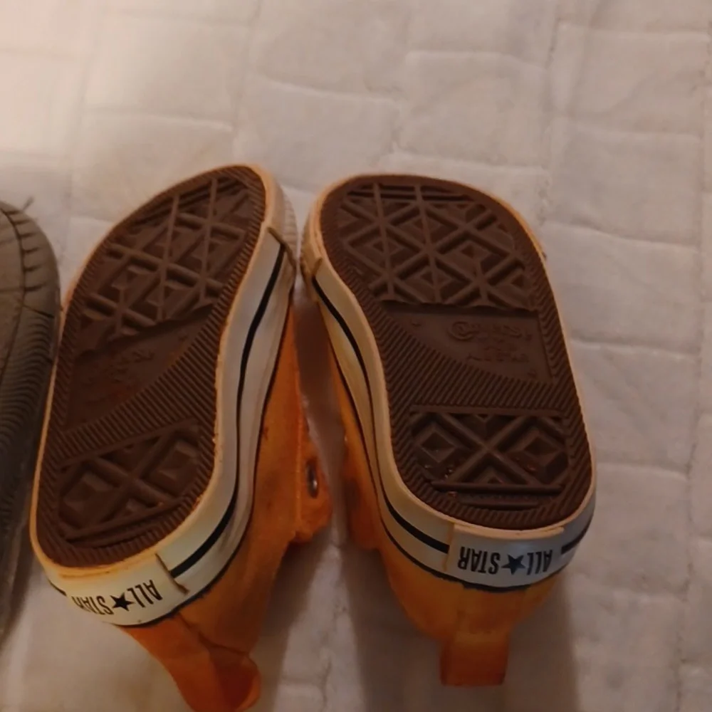 Converse both good